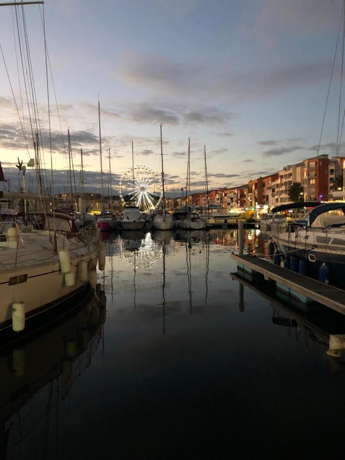 Cap D'agde Beau 2 Pieces Commerces A Pieds ! Apartment Agde